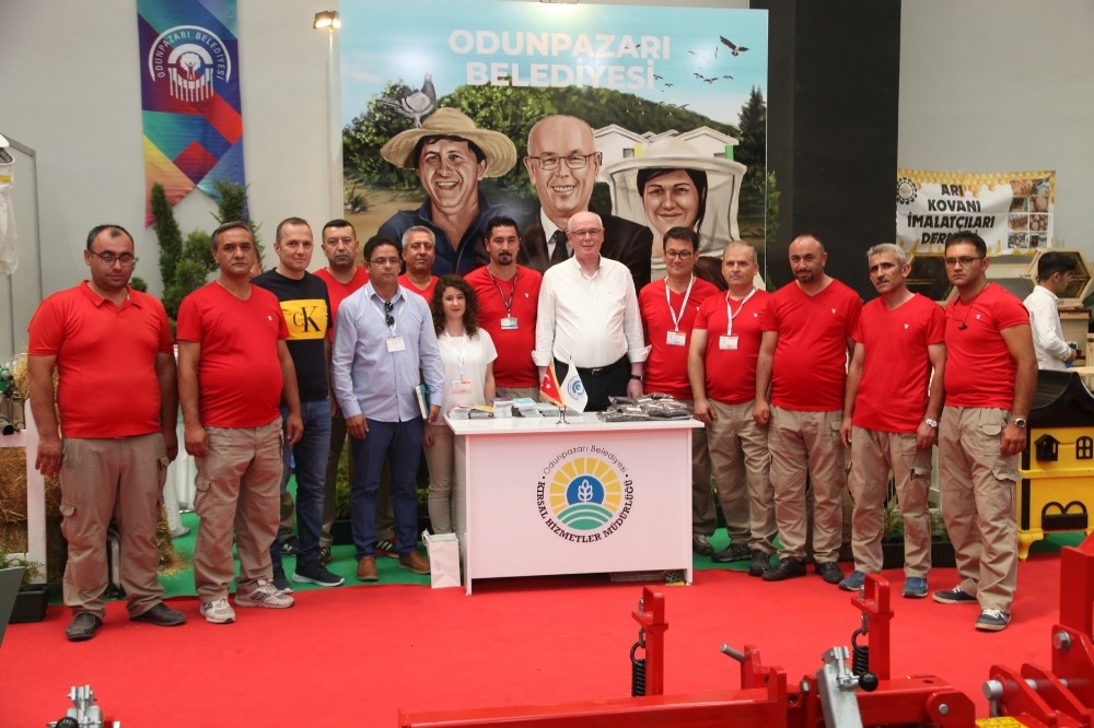 Tarım Fuarında Odunpazarı Belediyesi standına yoğun ilgi 