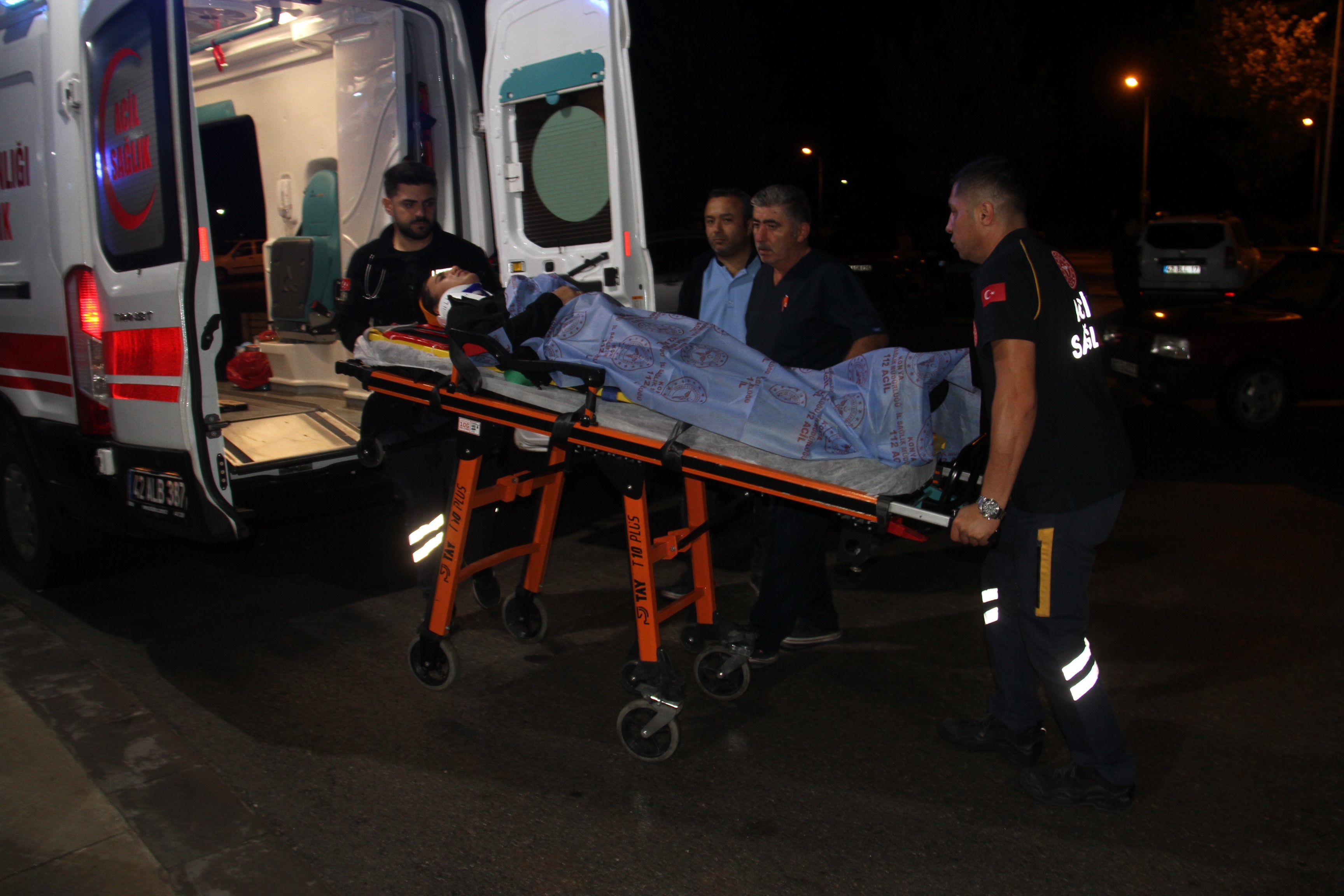 Tarım işçilerini taşıyan minibüs devrildi! 12 yaralı