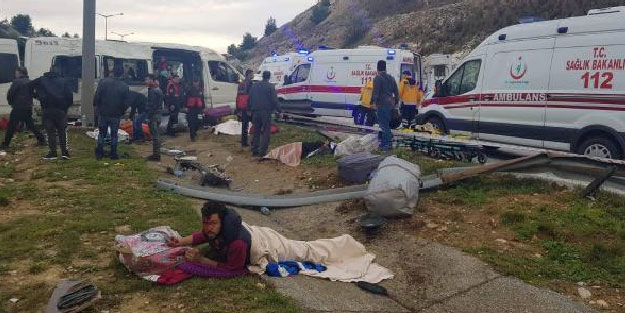 Tarım işçilerini taşıyan minibüs takla attı: 1 ölü, 11 yaralı
