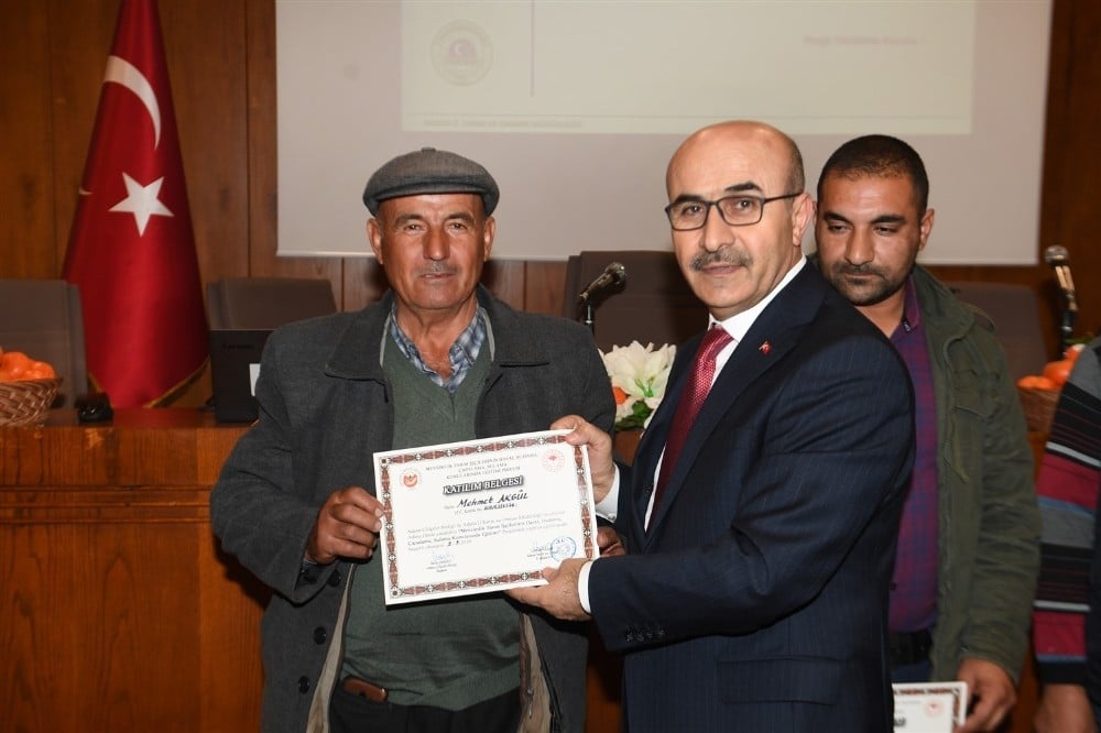 Tarım işçilerinin çalışma ve sosyal hayatları iyileştiriliyor 