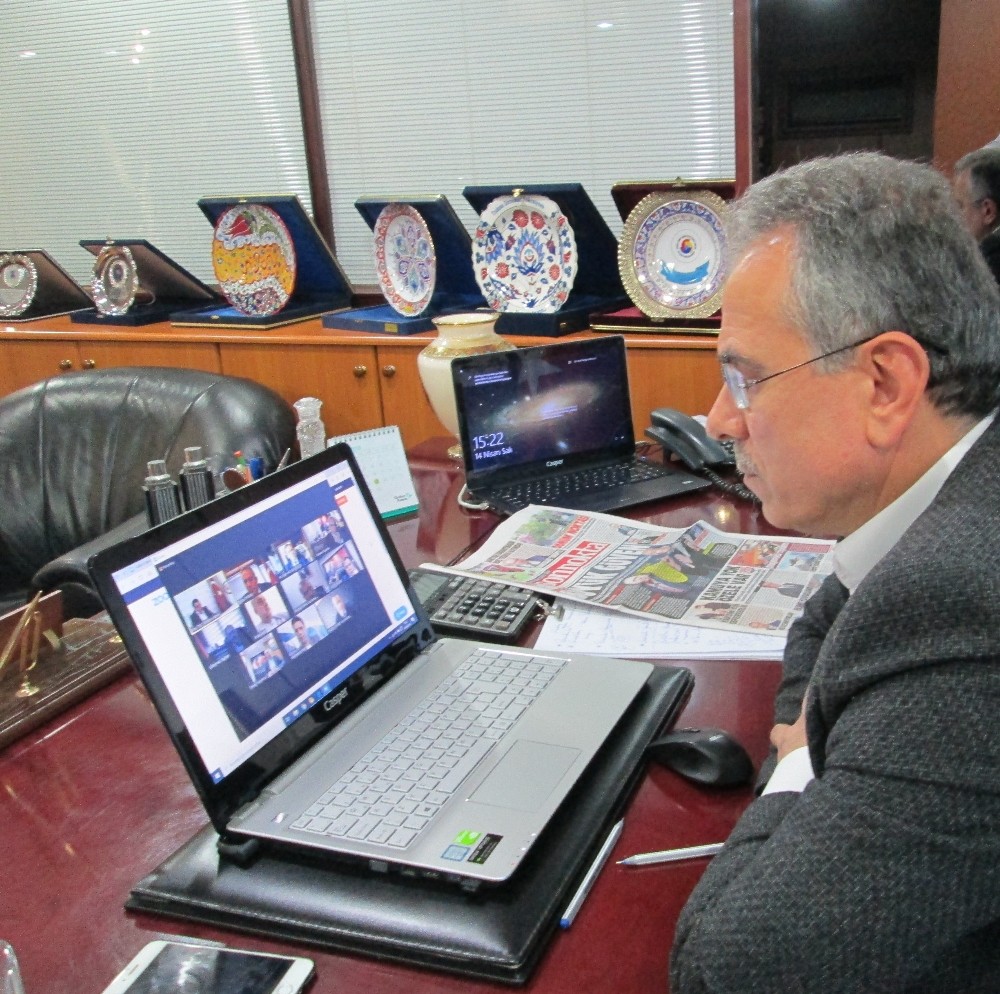 Tarım ve Orman Bakanı Pakdemirli, Ticaret Borsası başkanları ile telekonferans yöntemiyle buluştu 