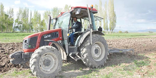 Tarla sürerken pulluğa takıldı! Tam 5 bin yıllık