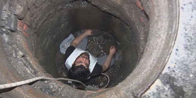 Tarlabaşı'nda uyuşturucu operasyonu! Polis uyuşturucuyu kanalizasyondan çıkardı