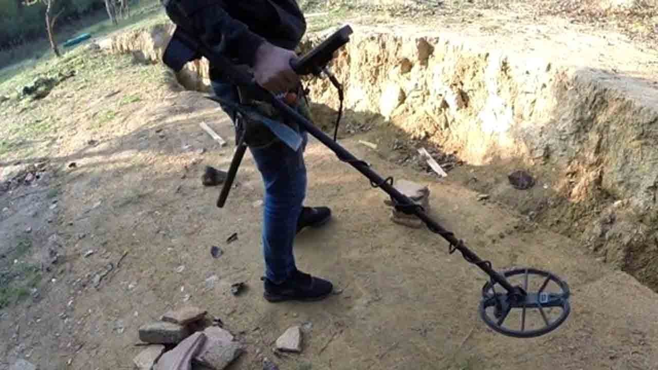Tarladan çıkan Roma hazinesi: 1700 yıllık altın yüzük Britanya’yı şaşırttı
