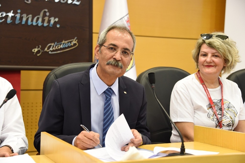 Tarsus Belediyesi’nde memurların çifte bayram sevinci 