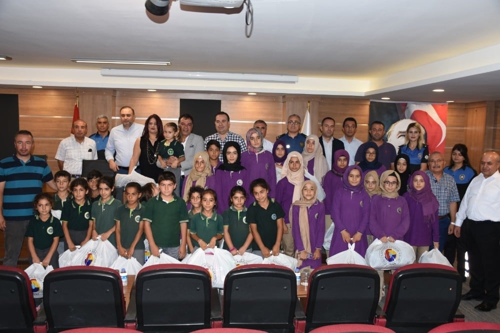 Tarsus TSO’dan 800 öğrenciye kırtasiye hediyesi 