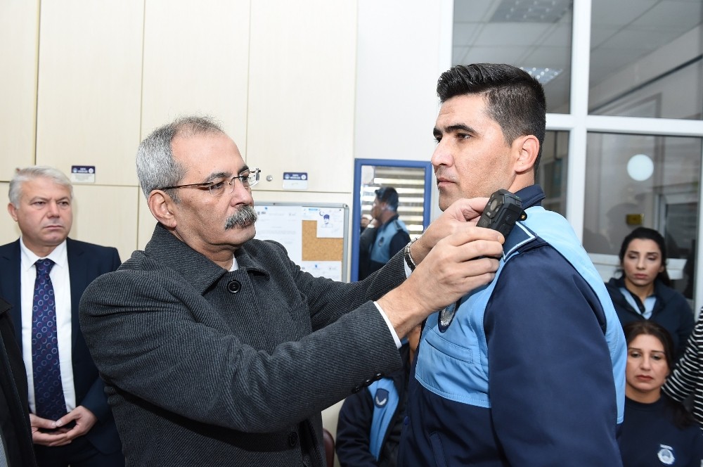 Tarsus zabıtasında ’yaka kamerası’ dönemi başladı 