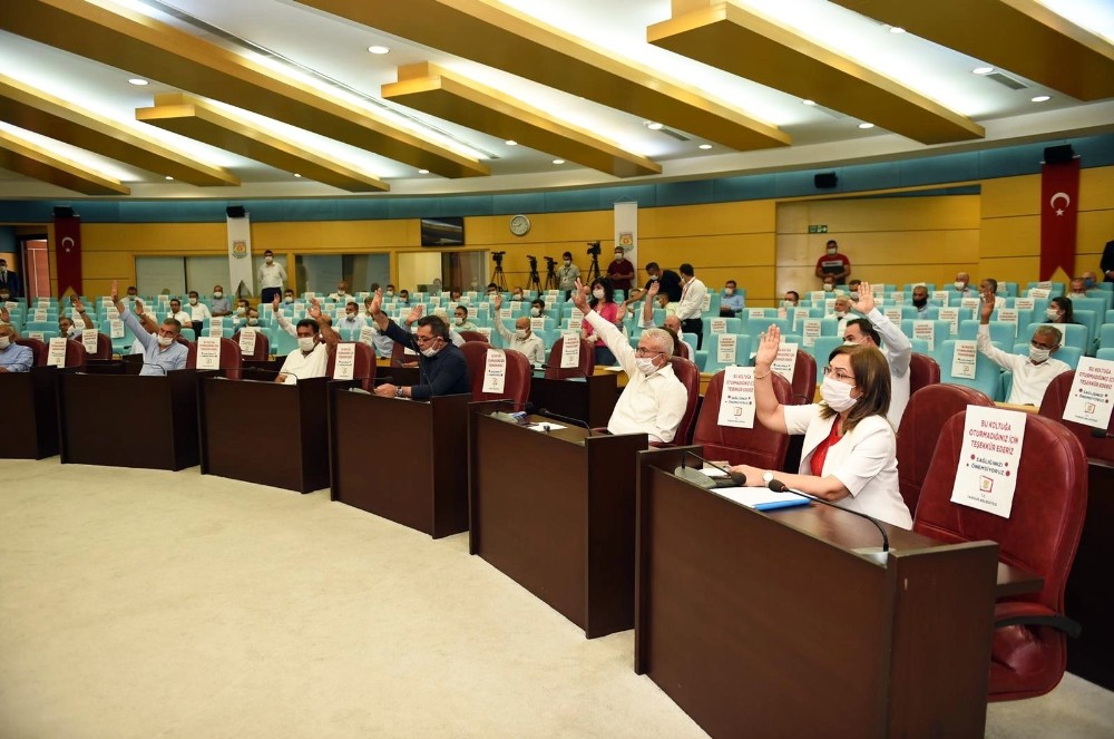 Tarsus’ta borçlanma yetkisi oy birliğiyle kabul edildi 