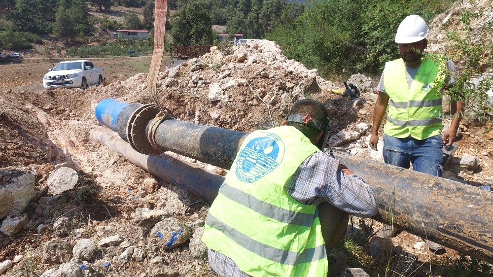 Tarsus’ta isale hattı yenilendi, 20 mahallenin su sorunu çözüldü 