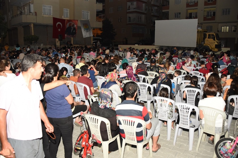 Tarsus’ta ’Nostalji Sinema’ keyfi sürüyor 