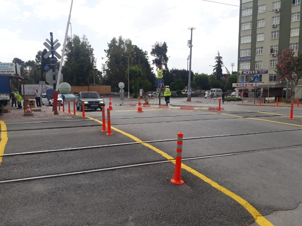 Tarsus’taki hemzemin geçitlerde bakım çalışması 