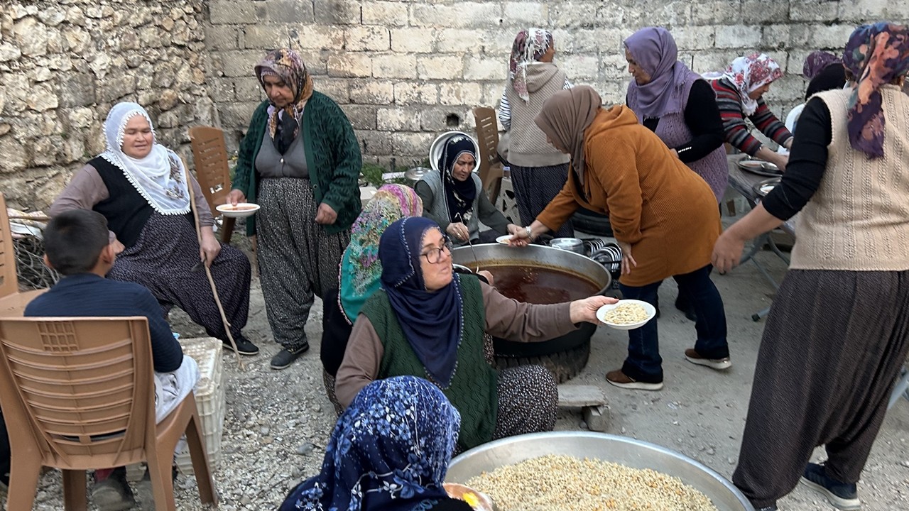 Tarsus'un Ulaş köyünde imece usulü iftar