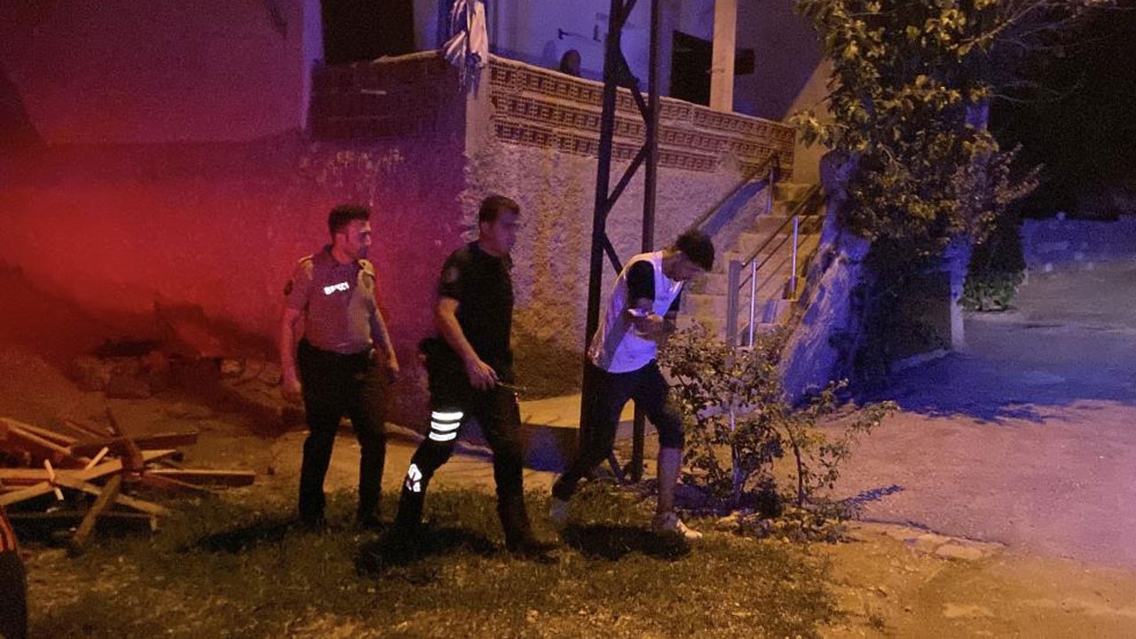 Tartışma kavgaya dönüştü! 2 arkadaş birbirini bıçakladı