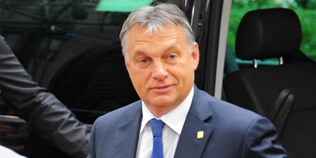 Tartışmalı internet yasası geri çekildi