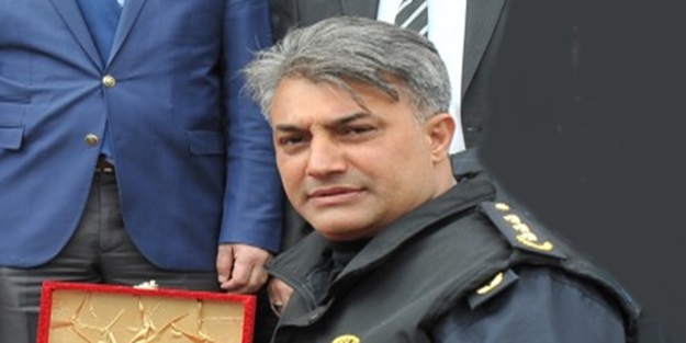 Tartışmalı müdür yine sahnede