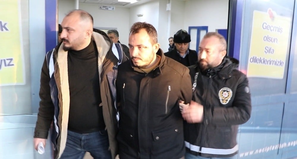 Tartıştığı arkadaşını bıçaklayarak öldürdü 