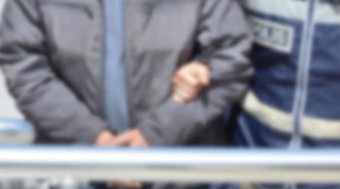 Tartıştığı babasını satırla öldürdü!