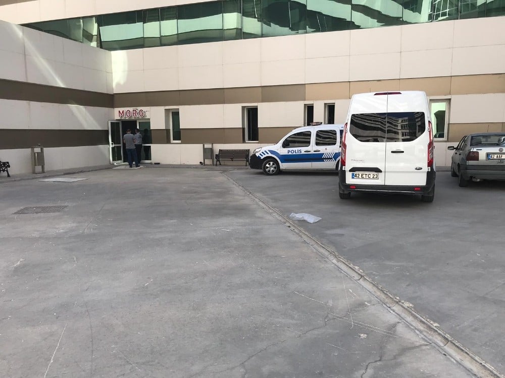 Tartıştığı eşini eşarpla boğarak öldürdü 