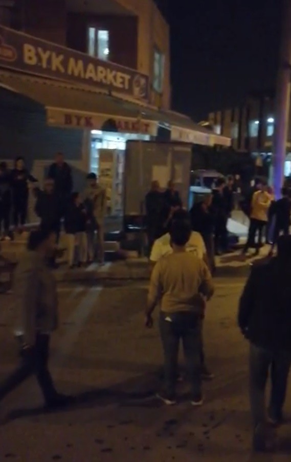 Tartıştığı kişi markete sığındı, silahla 2 kişiyi yaraladı