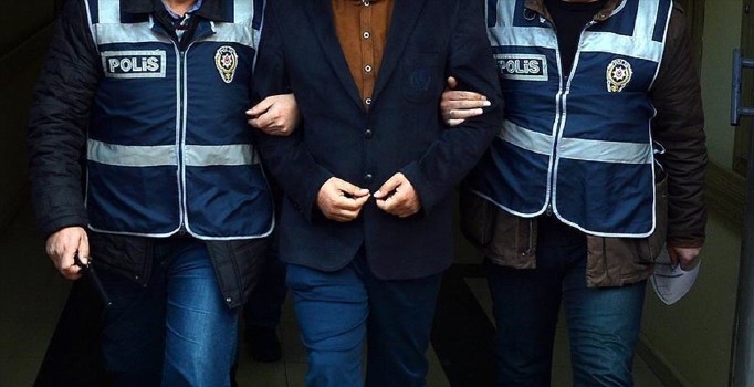 Tartıştığı kişiyi 30 yerinden bıçaklayan şahıs enselendi