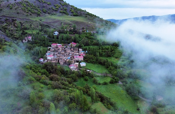 Taş evler sis bulutunda kayboldu!