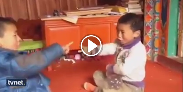 'Taş-kağıt-makas'ı bir de böyle izleyin