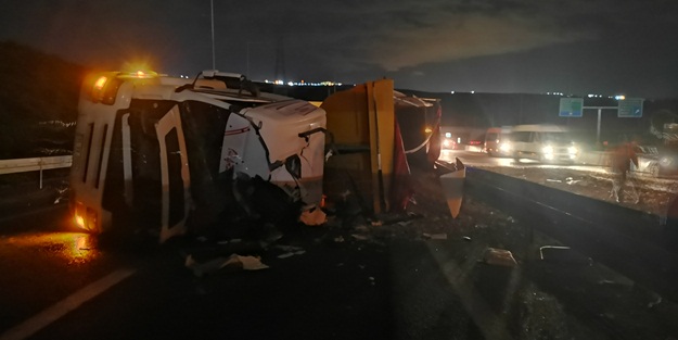 Taş yüklü tır devrildi: 1 yaralı