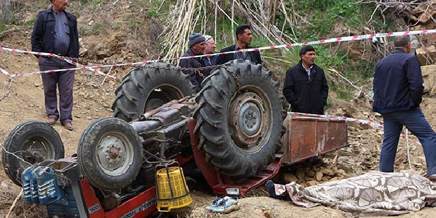 Taş yüklü traktör devrildi, sürücü feci şekilde can verdi