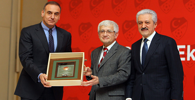 Taşer istifa etti, iki hafta sonra geri döndü