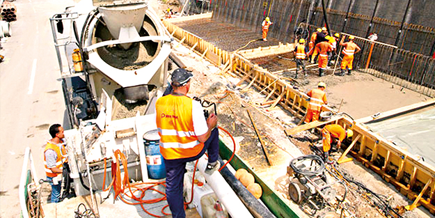 Taşeron işçiler kadroya kavuştu