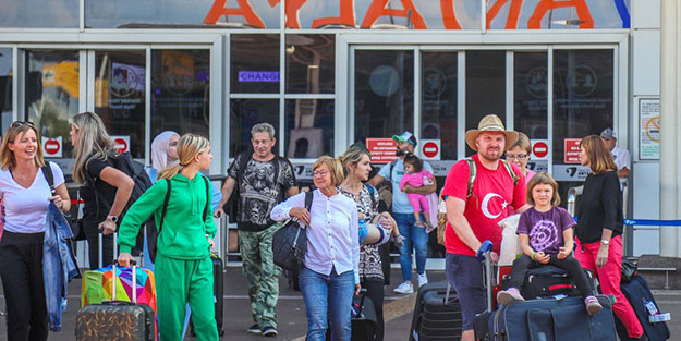 Tası tarağı toplayıp Türkiye'ye gelmeye başladılar! Öyle bir döviz girişi olacak ki...