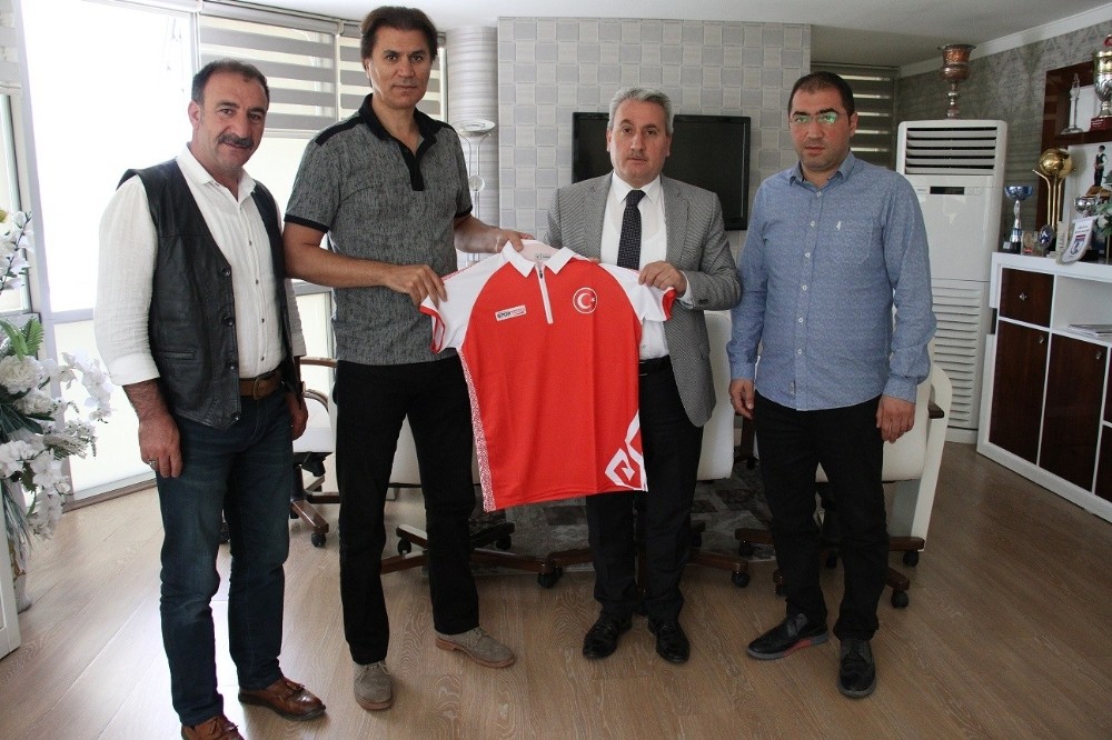 Taşkesenligil’e Curling teşekkürü 