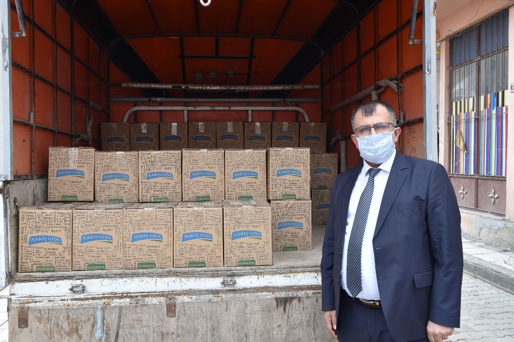 Taşköprü Belediyesi’nden geçici süreliğine işsiz kalan 150 vatandaşa gıda yardımı 