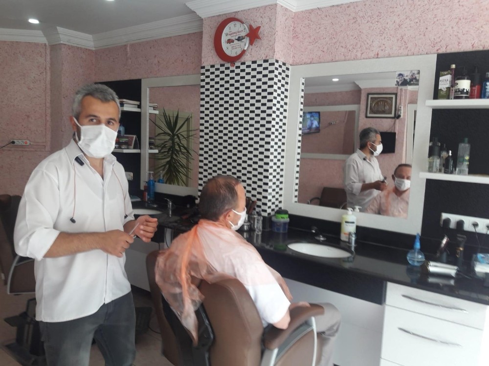 Taşköprü’de berber ve kuaförlere Covid-19 testi yapıldı 