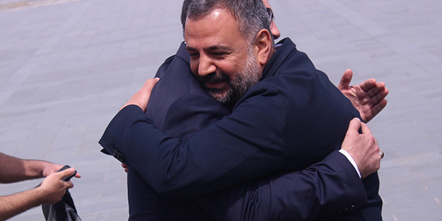 Taşlar, sopalar havada uçuşmuştu! AK Parti ve CHP'li başkanların hareketi gündeme oturdu