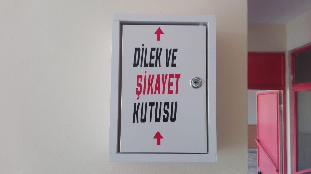 Taşlıçay Belediyesine dilek ve şikayet kutusu asıldı 