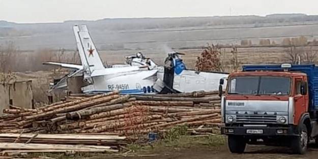 Tataristan'da uçak düştü!