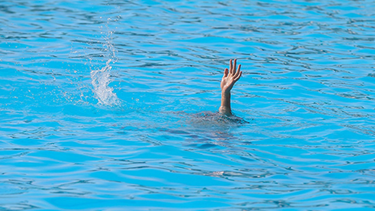 Tatil faciası! 74 yaşındaki adam denizde boğuldu