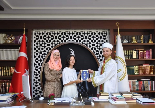 Tatil için gelip Müslüman oldular