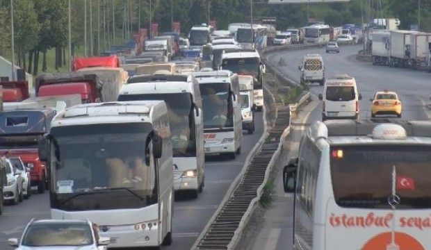 Tatil sonrası İstanbul'da trafik kilit!