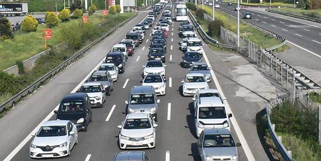 Tatilciler dönüş yolunda yoğunluk oluşturdu