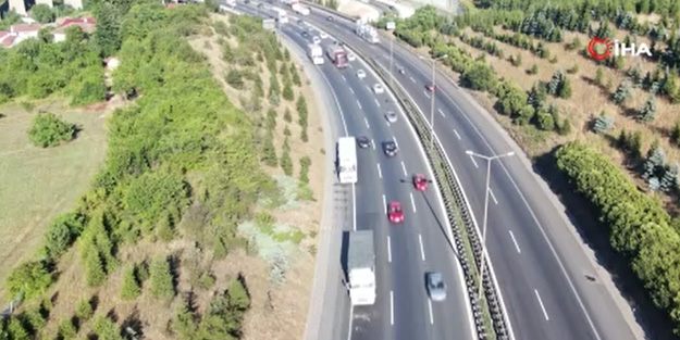 Tatilciler dönüşe erken geçti! Kocaeli TEM Otoyolu'nda yoğun trafik