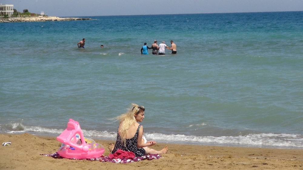 Tatilciler Mersin’e gelmeye başladı 