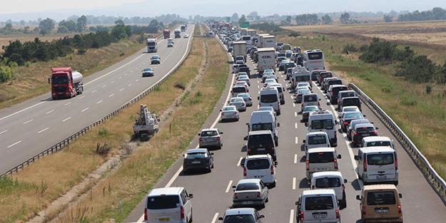 Tatilcilerin dönüşü erken başladı