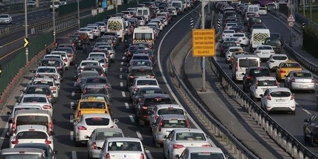 Tatilcilerin trafik çilesi bitmedi!