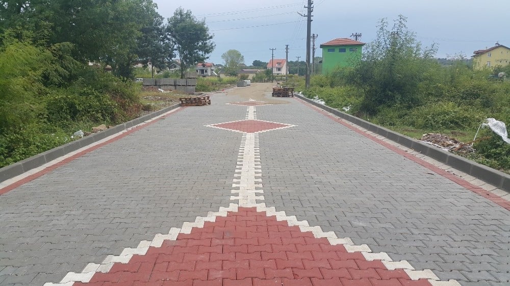 Tatilcilerin yoğun ilgi gösterdiği Kandıra’nın yolları yaza hazır 