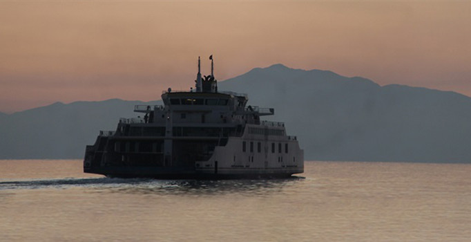 Van Gölü'nde feribot seferleri başladı