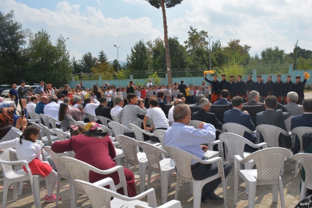 Tatvan’da 1503 öğretmen ile 22 bin 897 öğrenci ders başı yaptı 