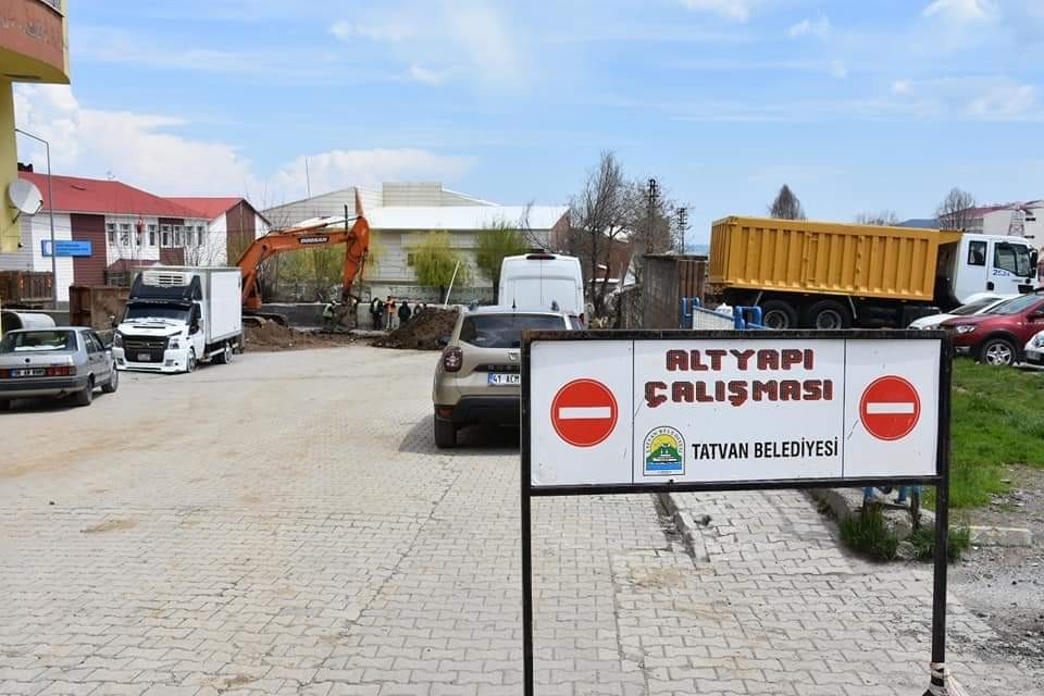 Tatvan’da altyapı çalışmaları devam ediyor 