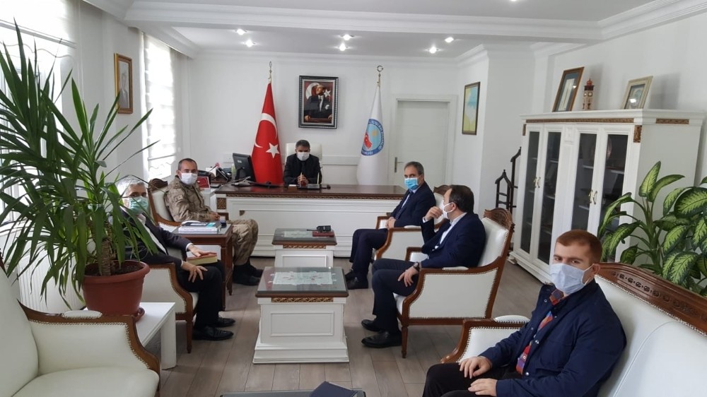 Tatvan’da korona virüsle mücadele toplantısı 